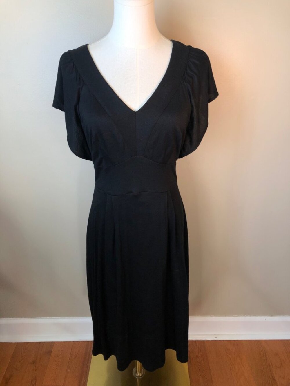 Boden Short Flutter Sleeve Fit & Flare Black Dress Whimsigoth Minimalist Size 8R